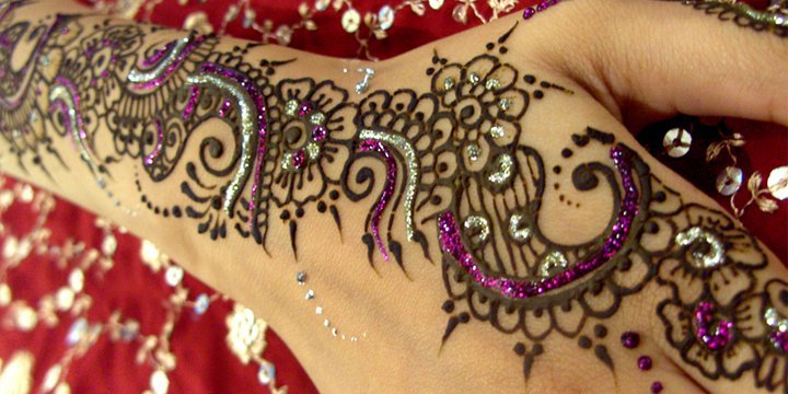 What Is Red Mehandi Cone and How to Use It - Pushphenna - Medium